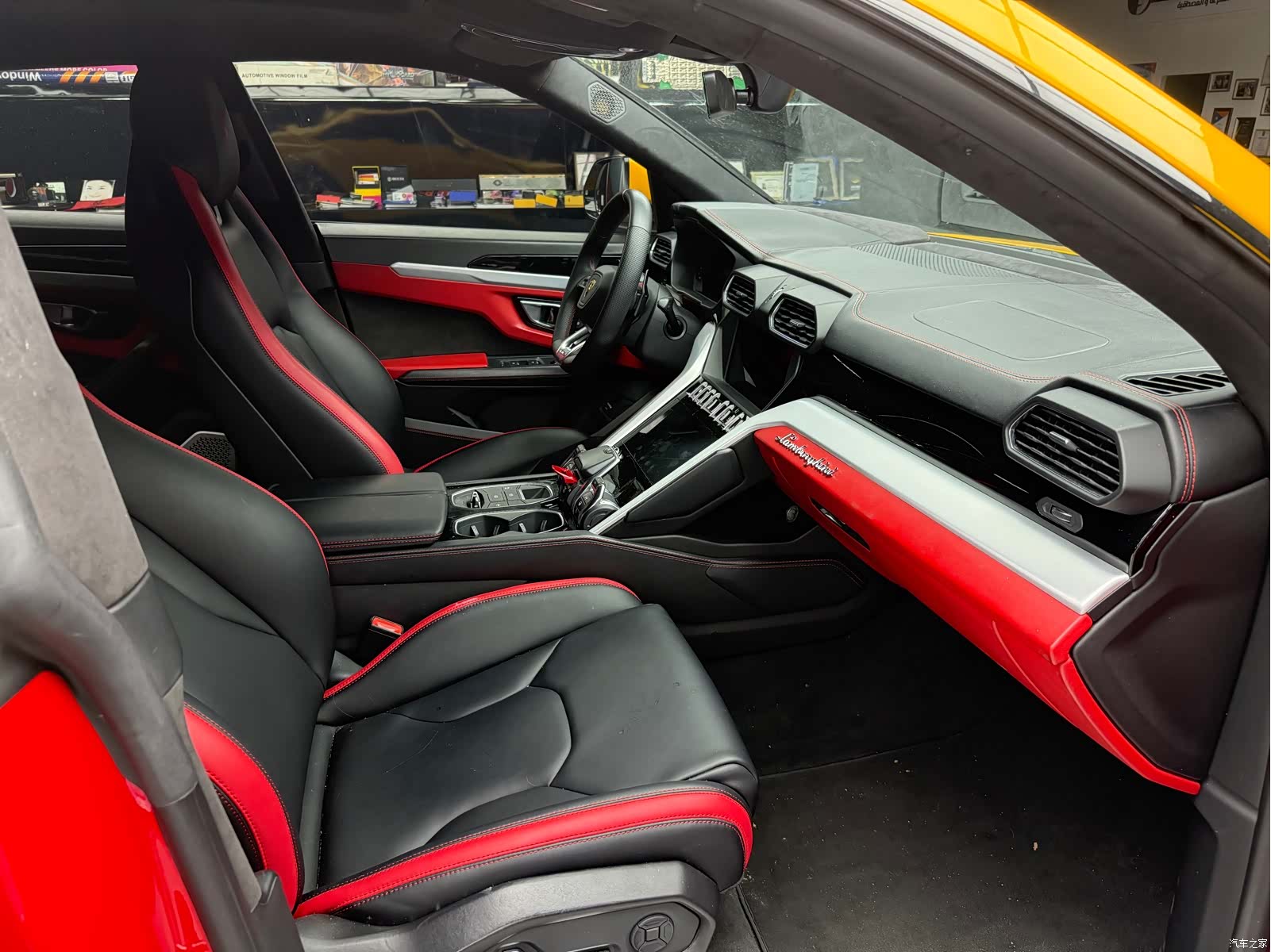 Lamborghini Urus, 2019 13