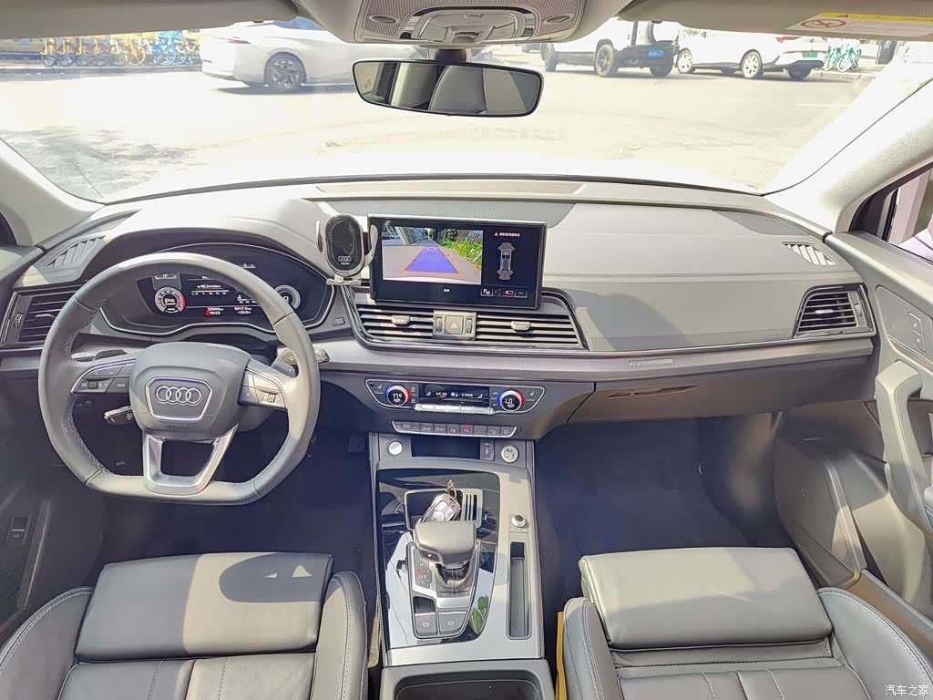 Audi Q5L, 2022 10