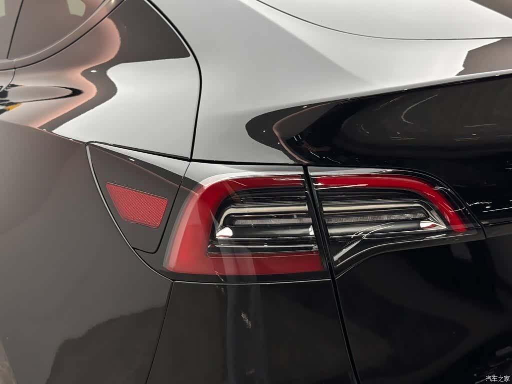 Tesla Model Y, 2024 20