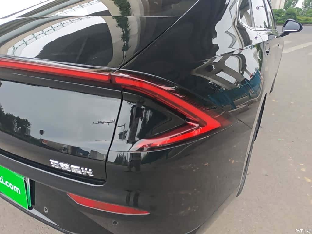 Wuling Starlight, 2025 24