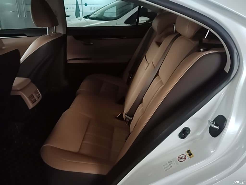 Lexus ES, 2017 17