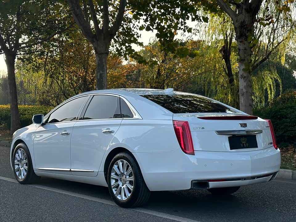 Cadillac XTS