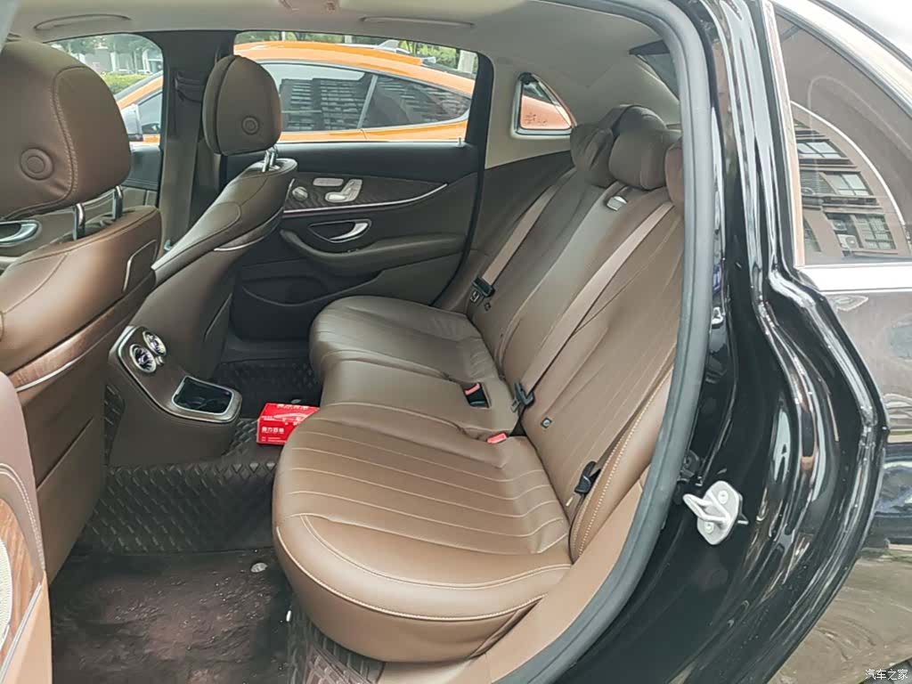 Mercedes-Benz E-Class, 2023 17