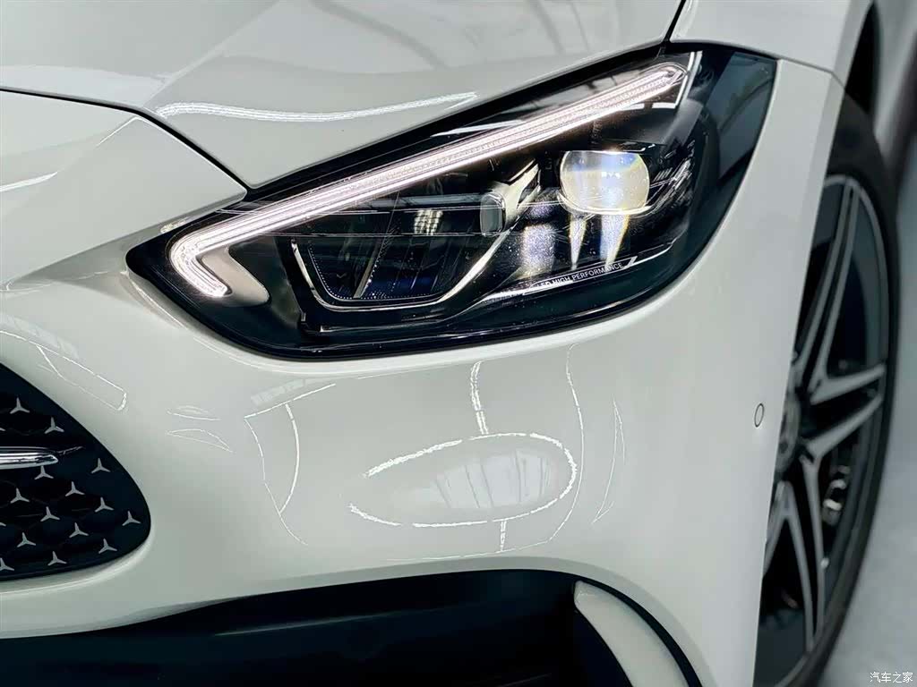 Mercedes-Benz C-Class, 2024 3