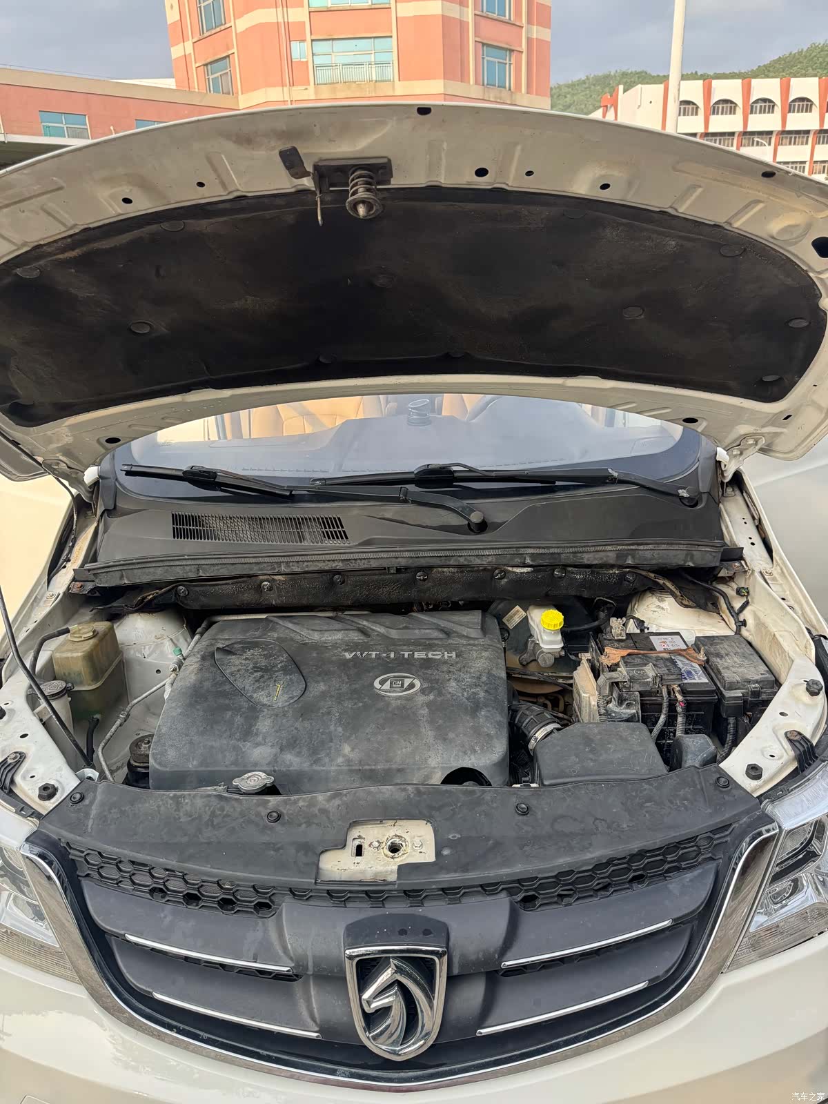 Wuling 730, 2015 16