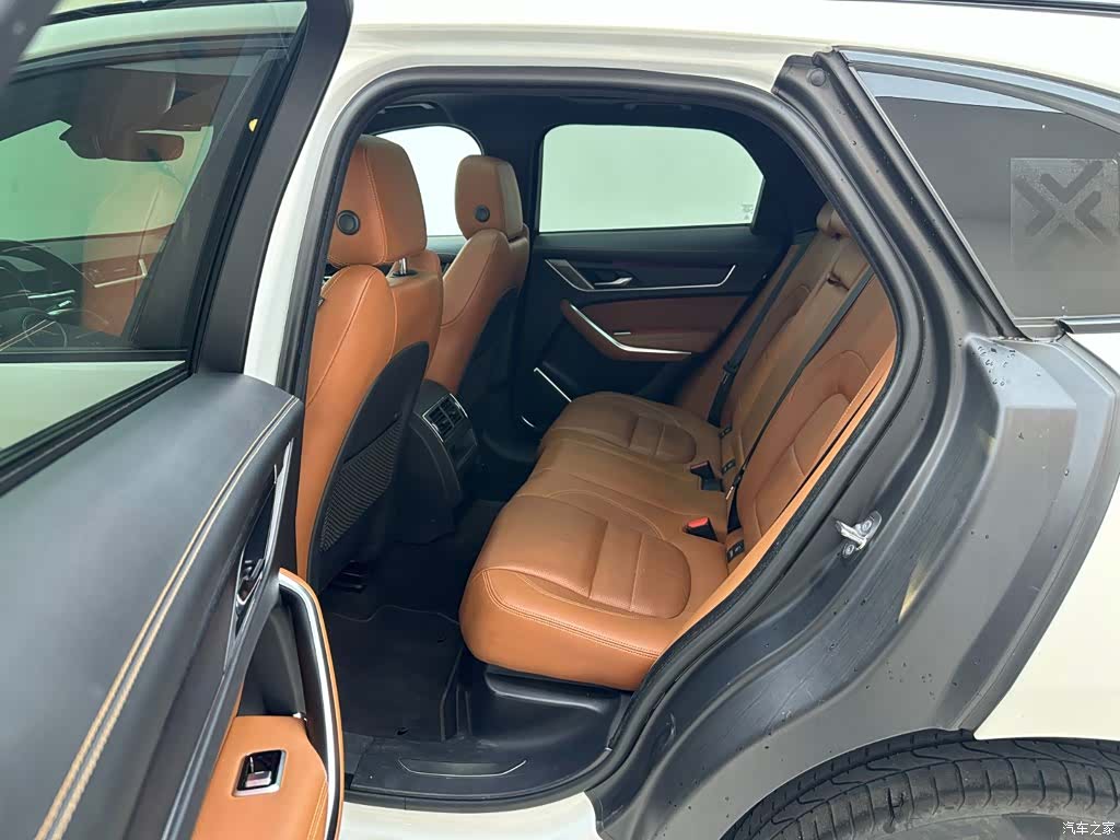 Jaguar F-PACE, 2023 16