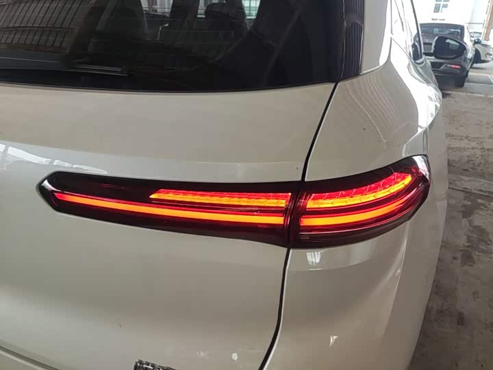 Bestune yue yi 03 2025 565km zhen xiang ban
