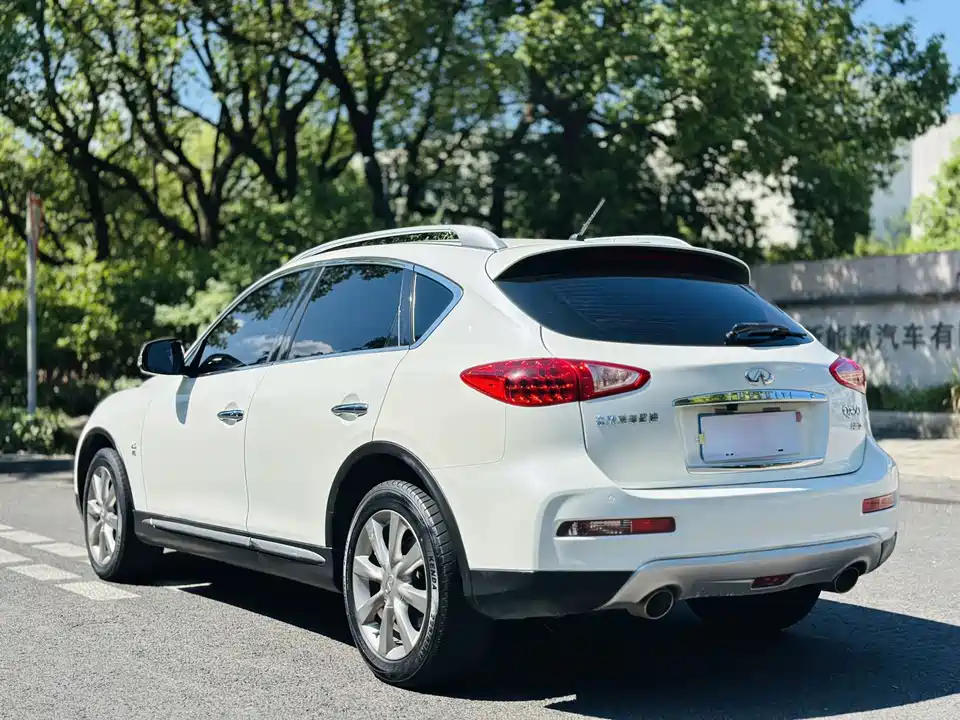 Infiniti QX50