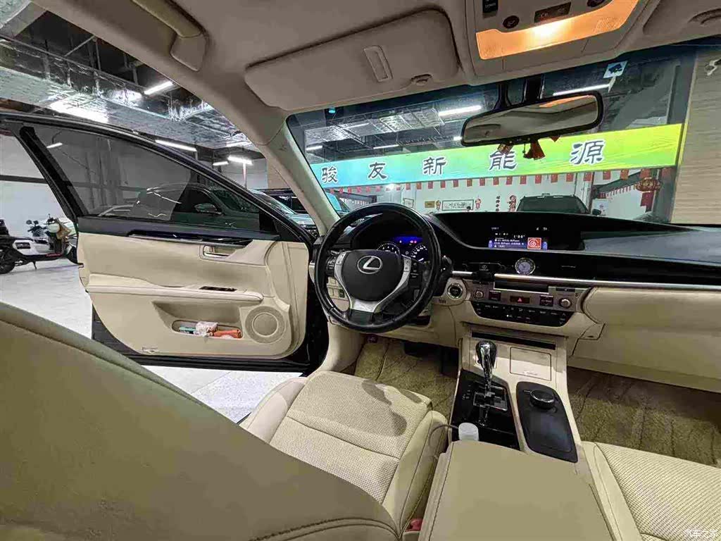 Lexus ES, 2015 25
