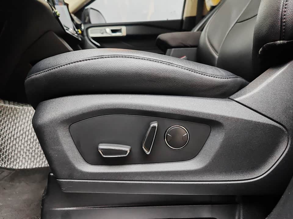 Ford Explorer Ford Explorer