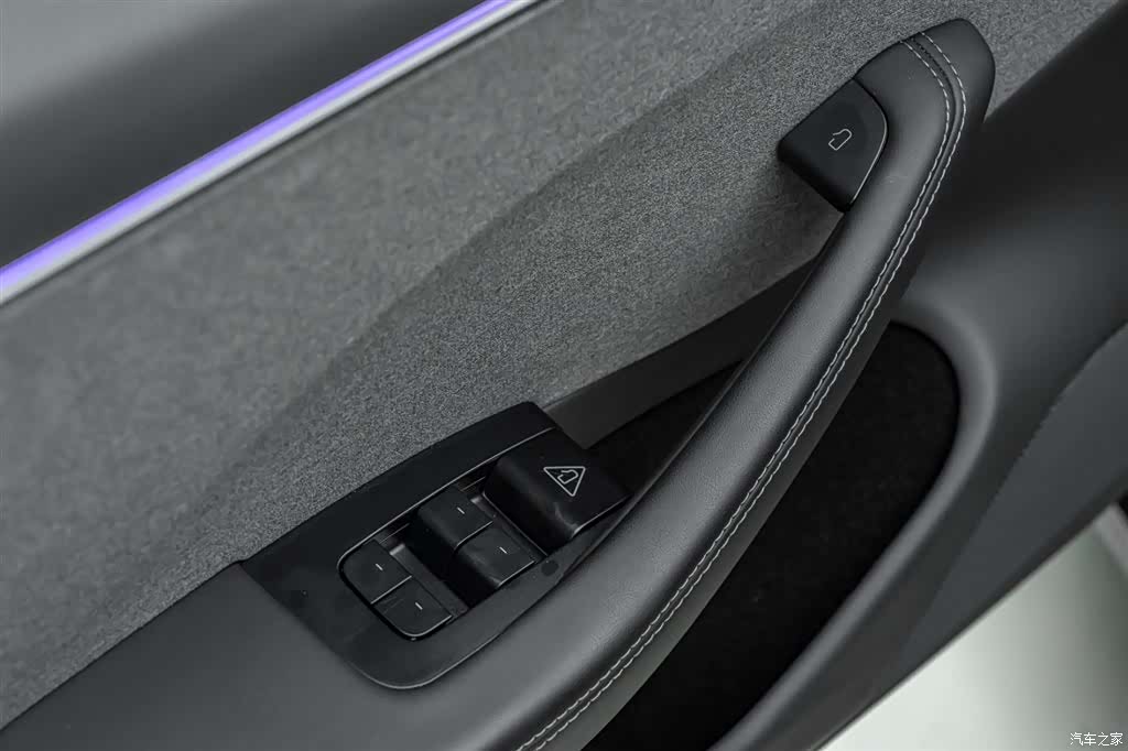 Tesla Model 3, 2025 10