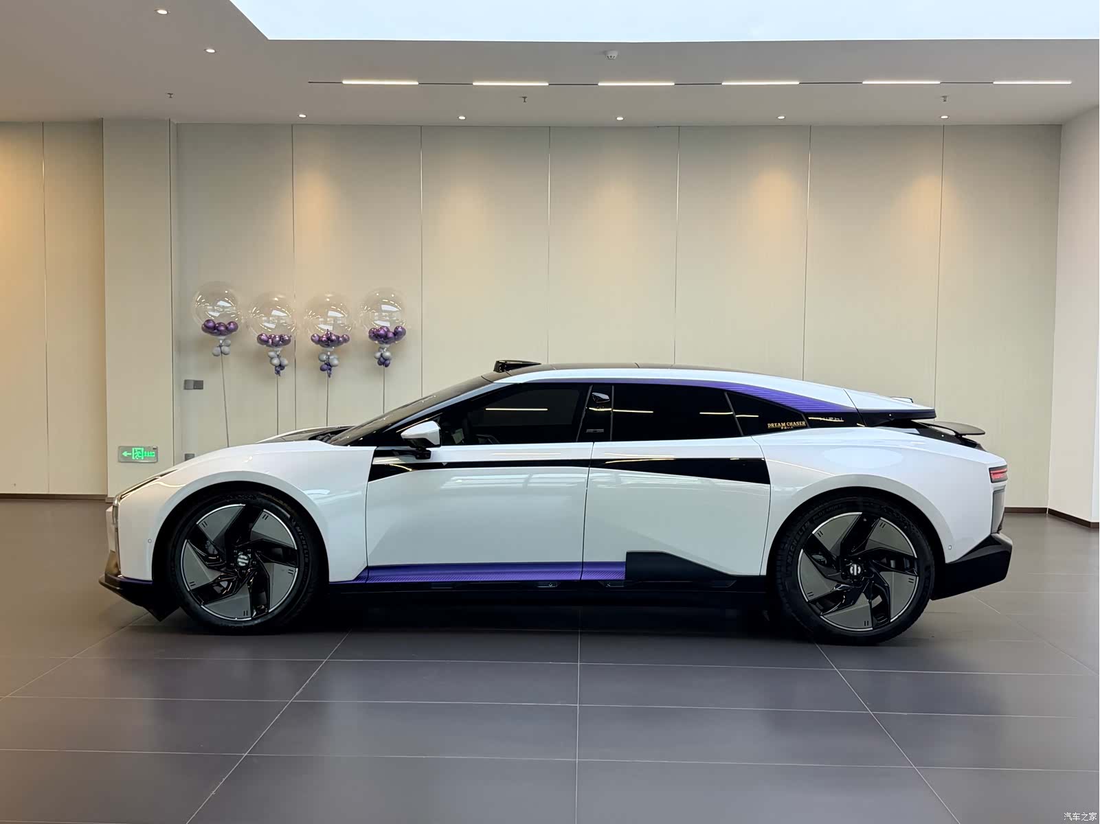 HiPhi Z, 2023 7