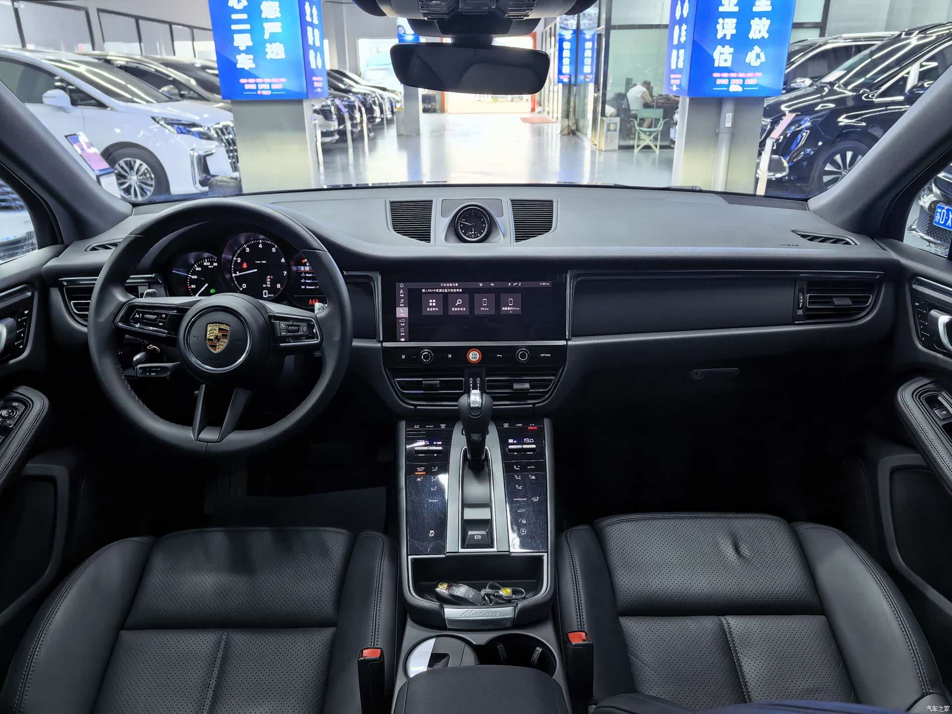 Porsche Macan, 2023 11