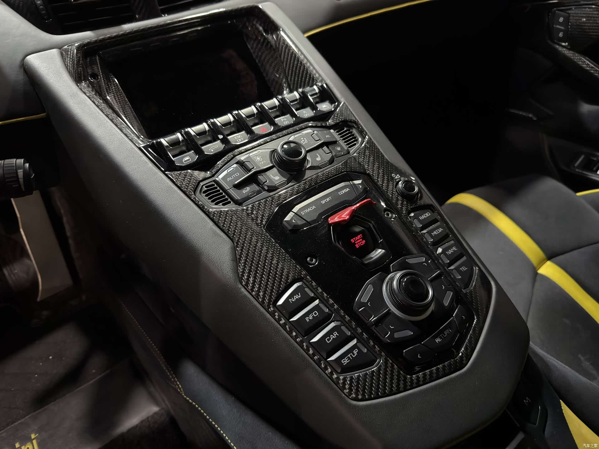 Lamborghini Aventador, 2012 все фото