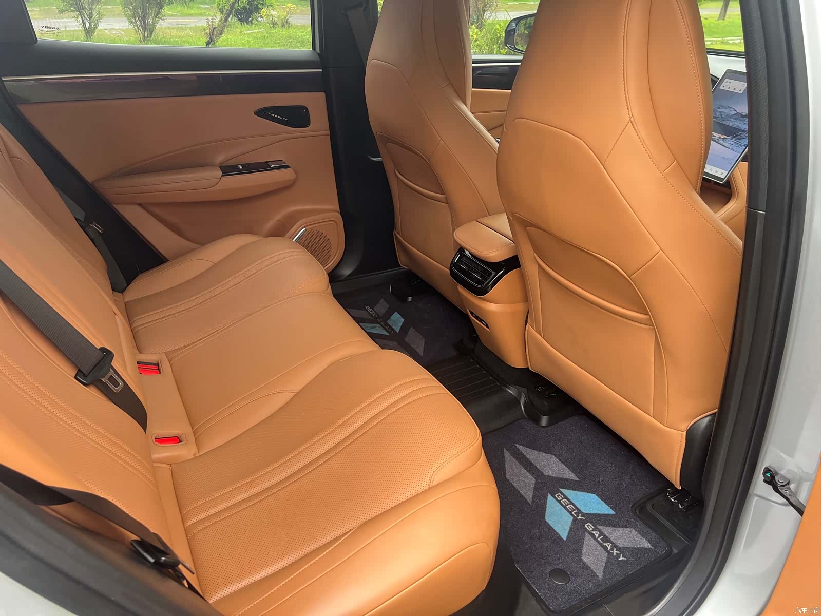 Geely Galaxy L7, 2025 14