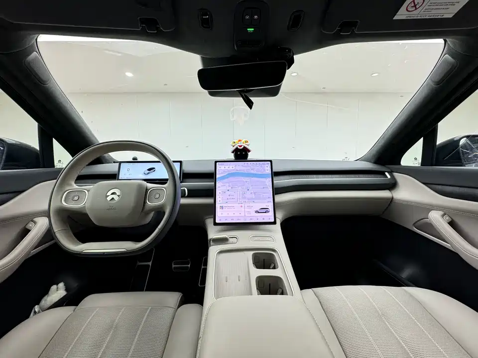 NIO ES8