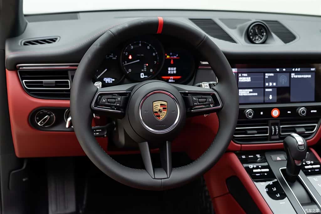 Porsche Macan, 2022 11