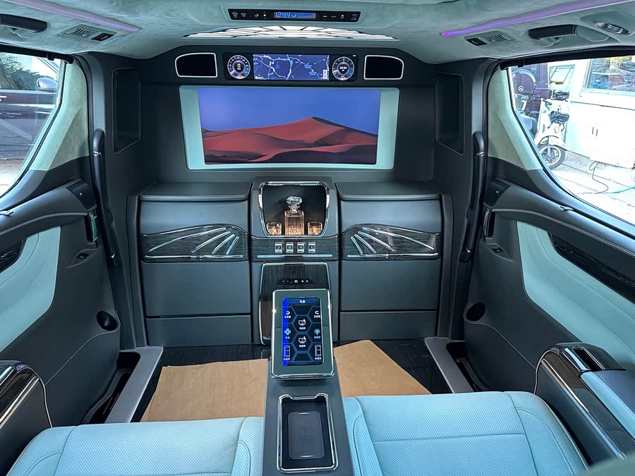 Toyota Alphard 2020, фото 19