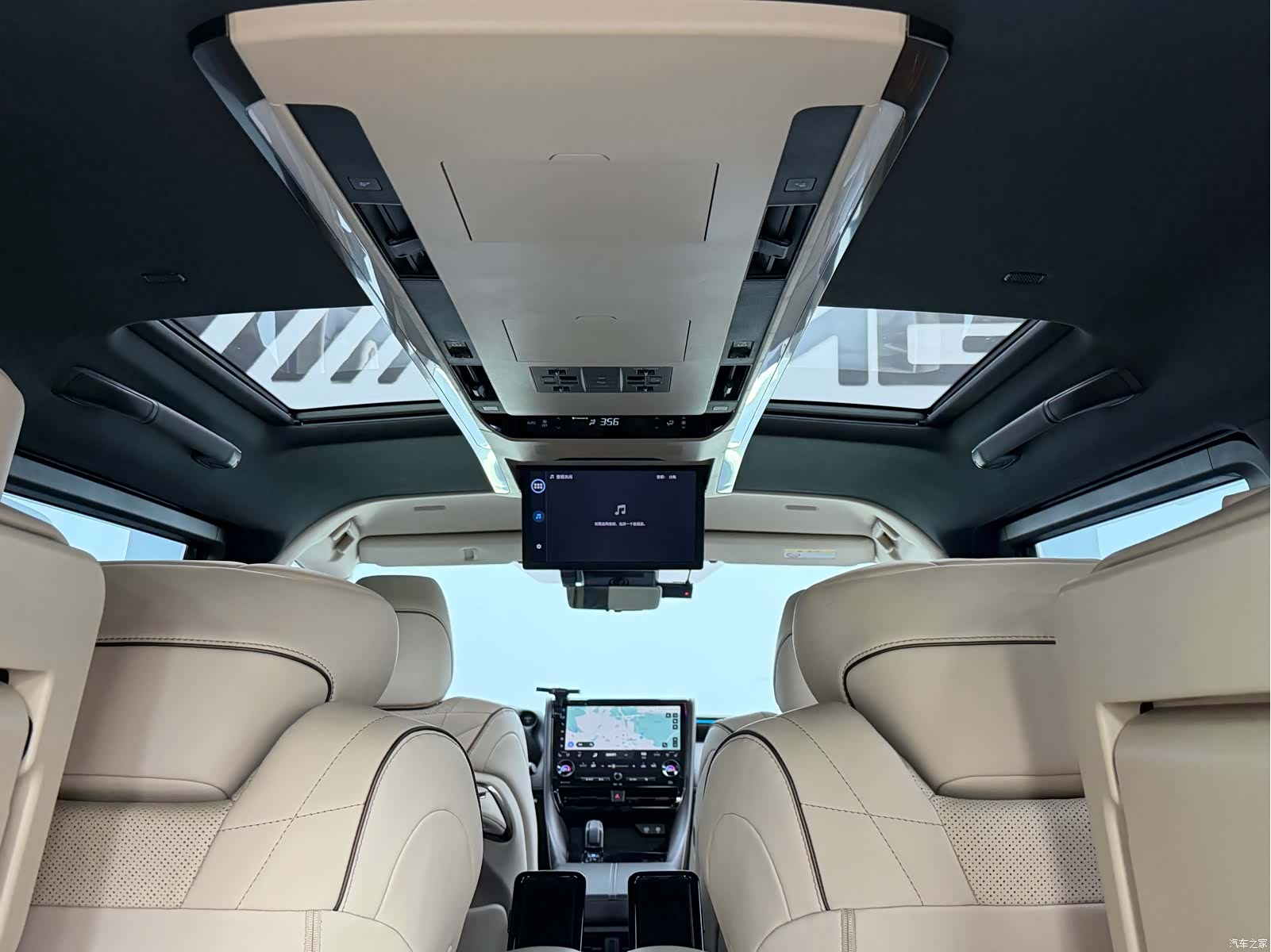 Toyota Alphard, 2024 20