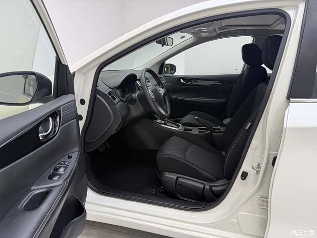Nissan Tiida, 2017 12