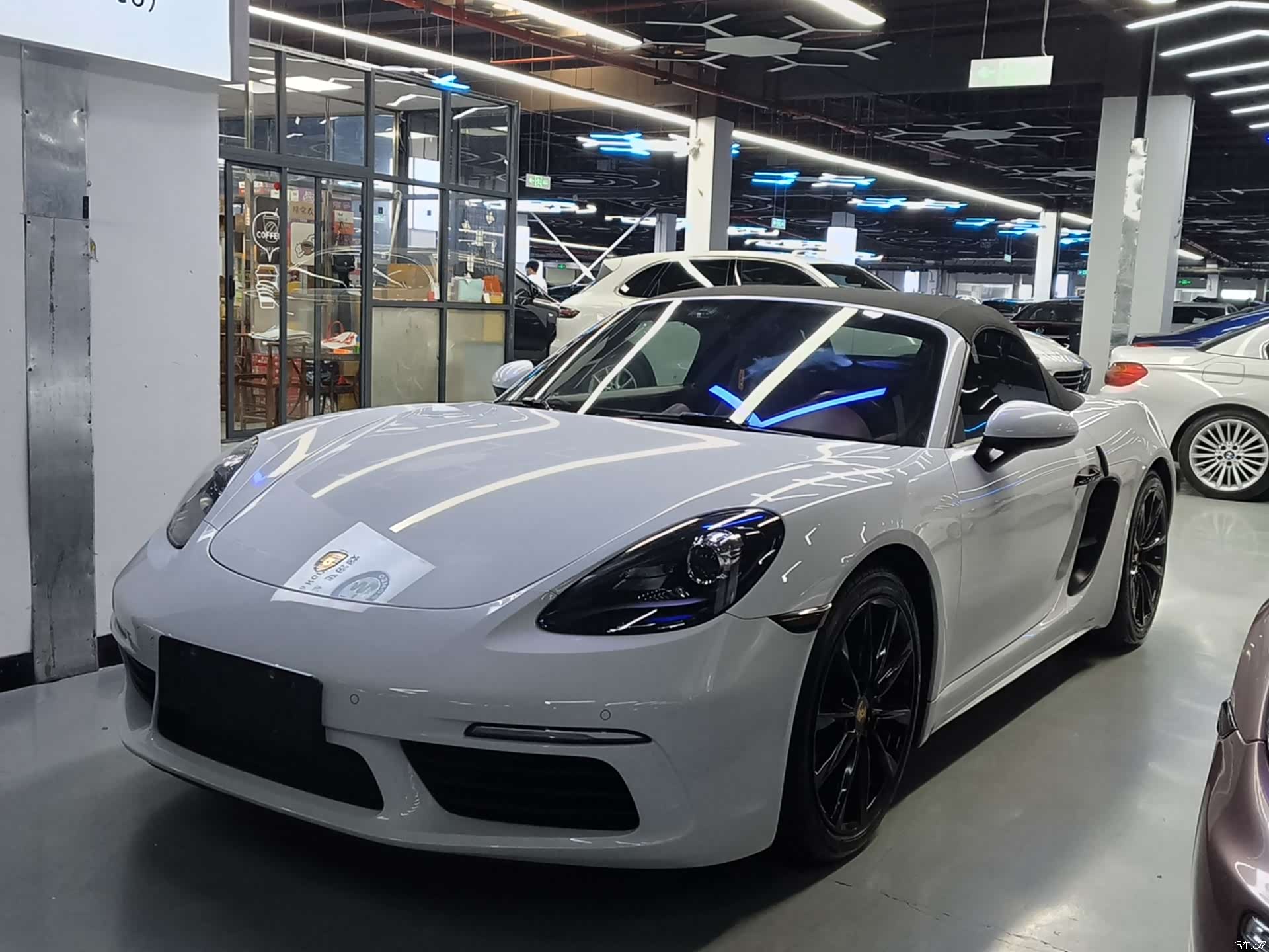 Porsche Boxster, 2018 1