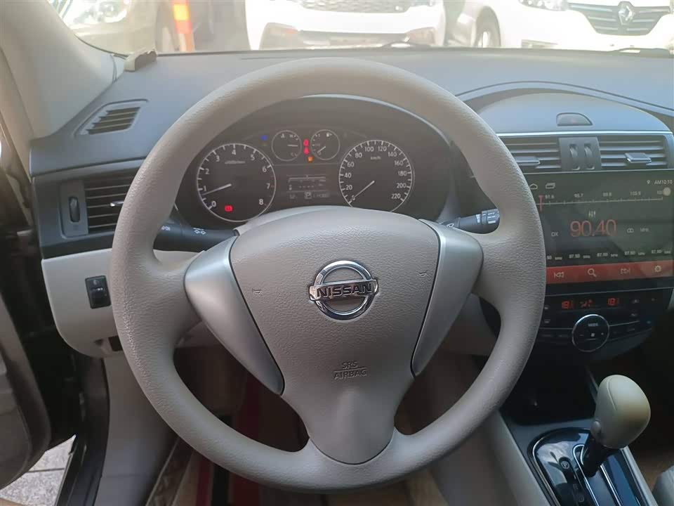 Nissan TIIDA Nissan TIIDA