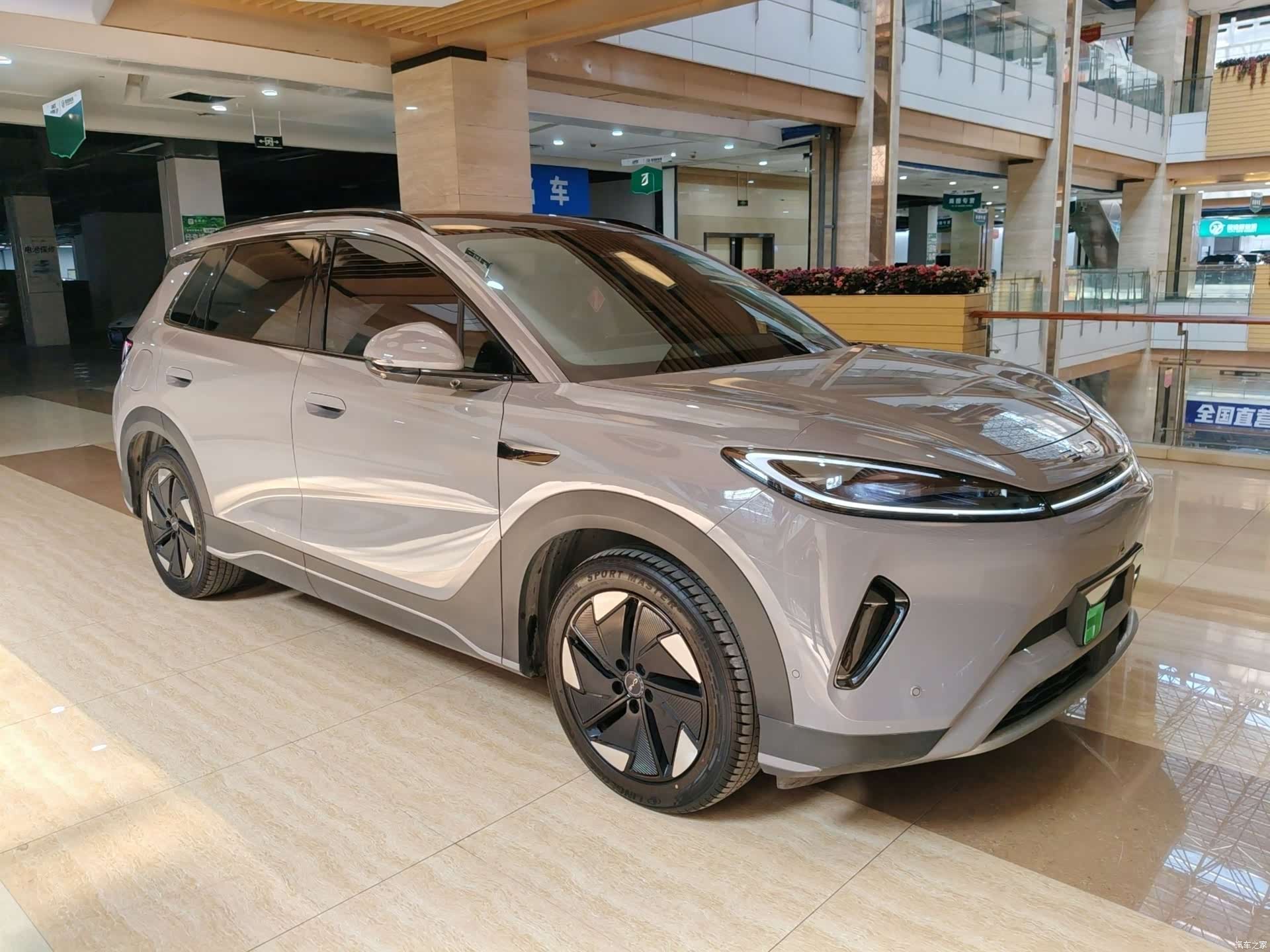 BYD HiAce, 2025 3