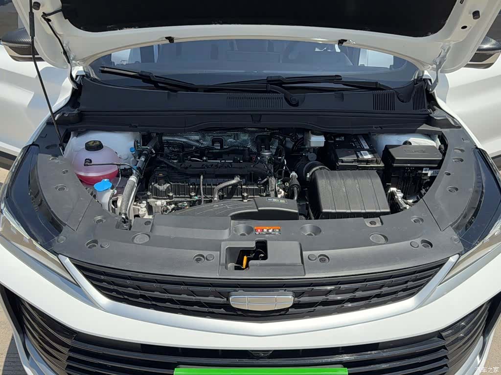 Geely Coolray, 2025 21