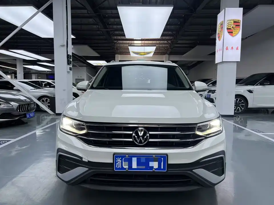 Volkswagen Tiguan L