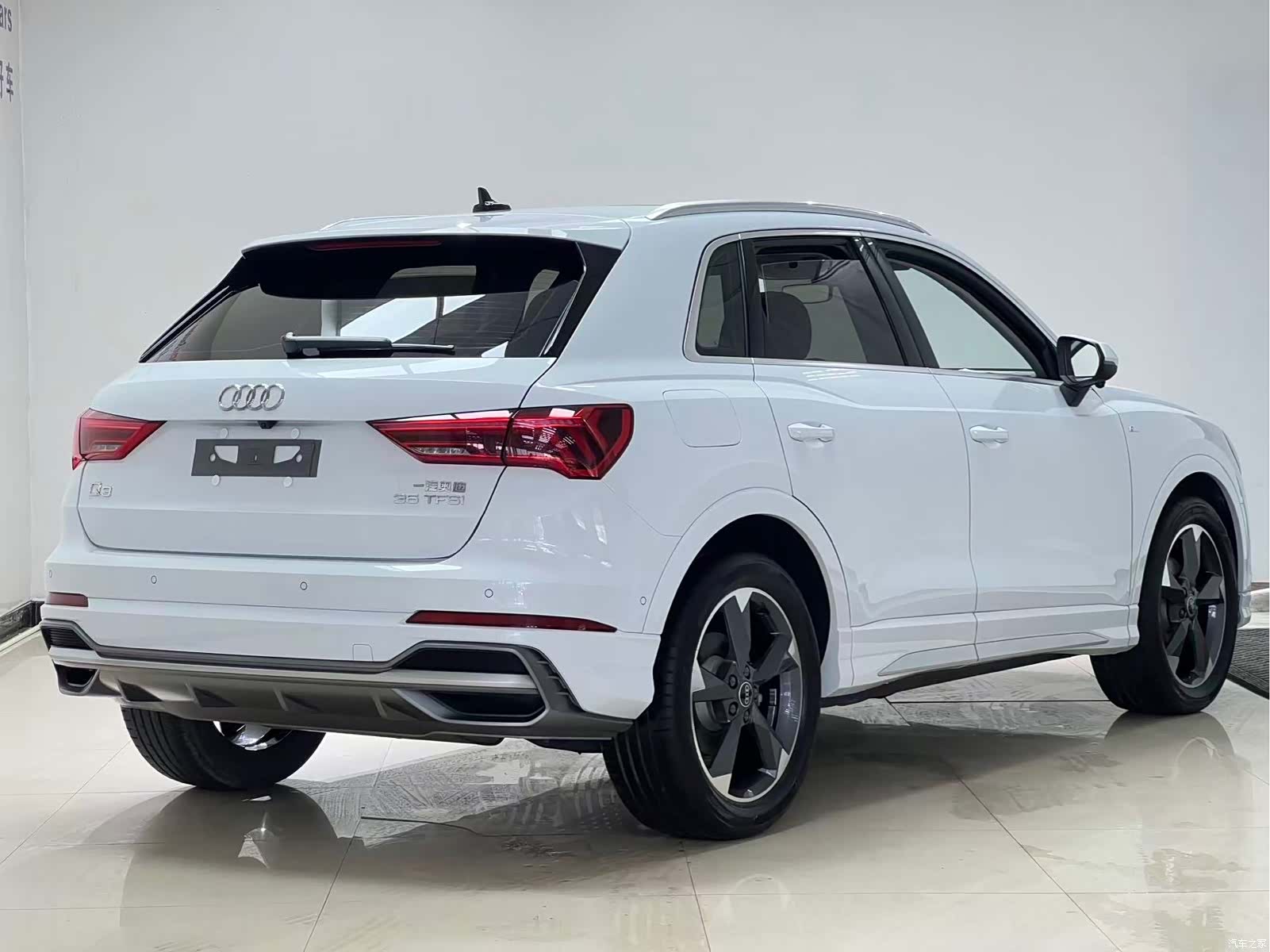 Audi Q3, 2022 4