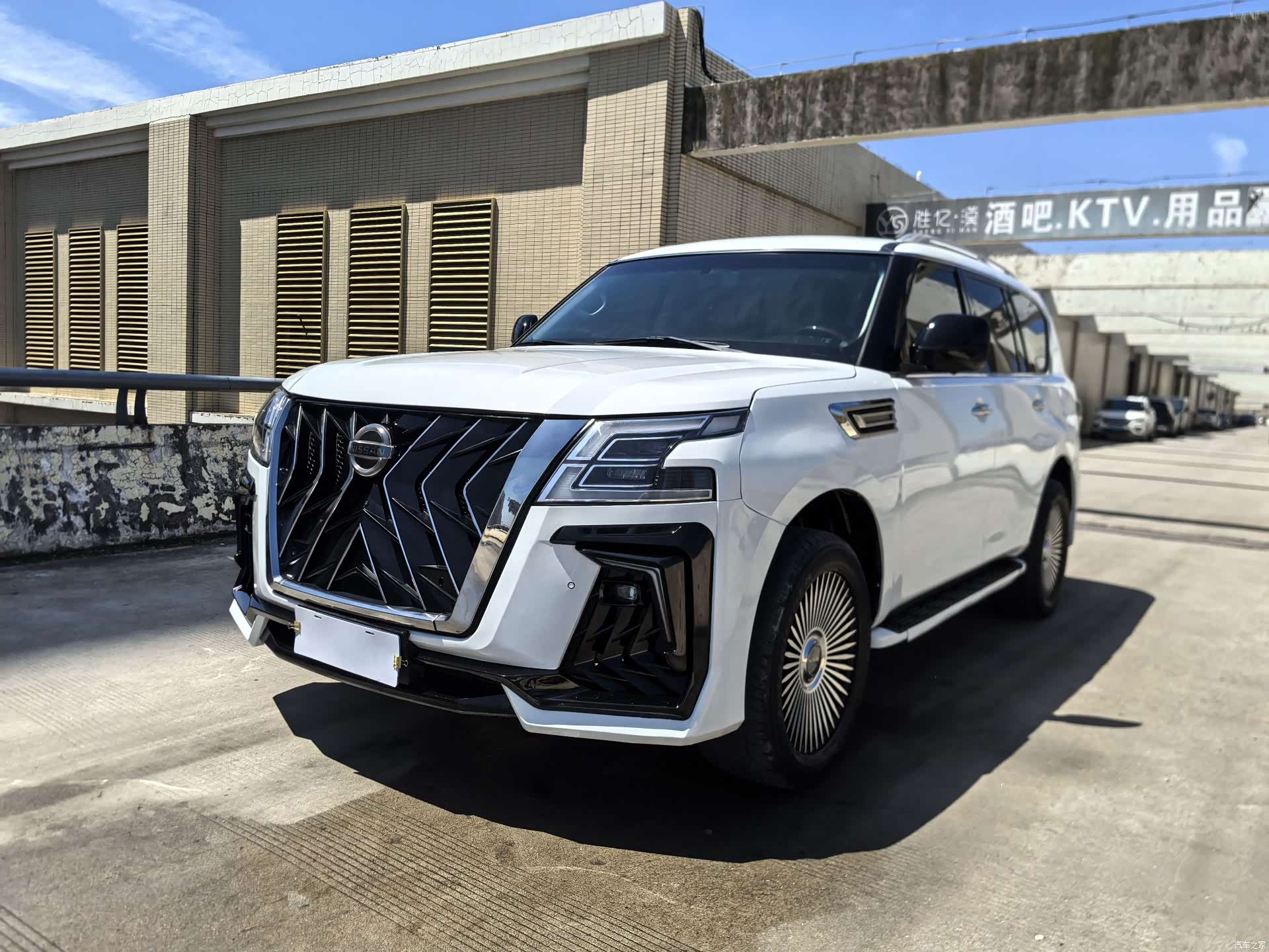 Nissan Patrol, 2017 40