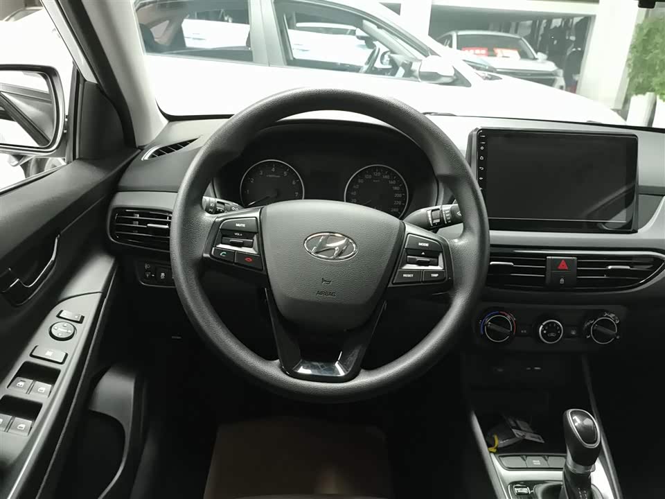 Hyundai Yuedong