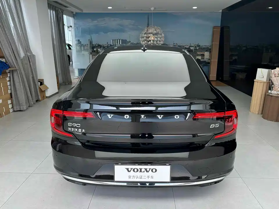 Volvo S90