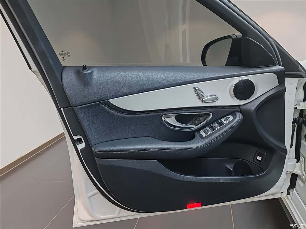 Mercedes-Benz C-Class, 2019 13