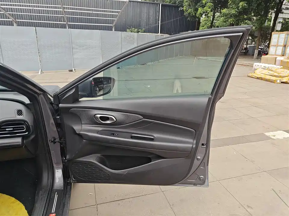 Trumpchi Shadow Leopard