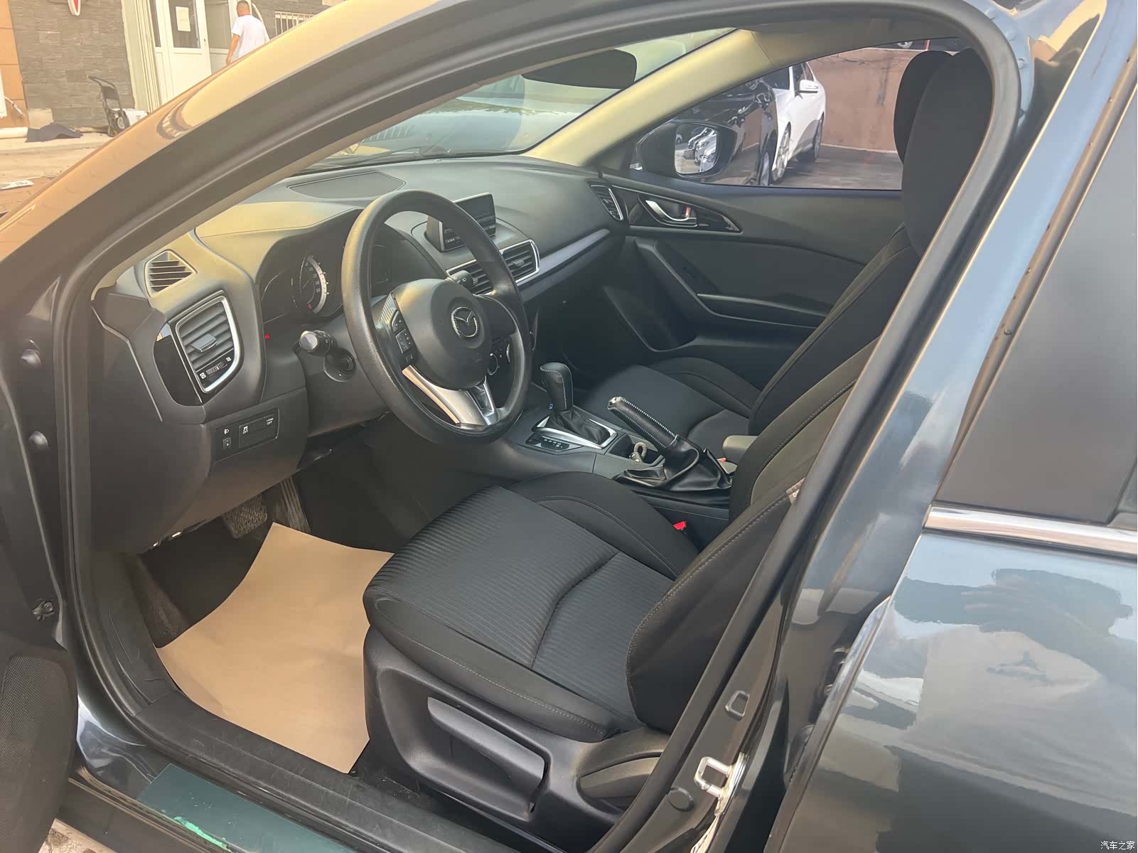 Mazda Mazda3, 2016 7