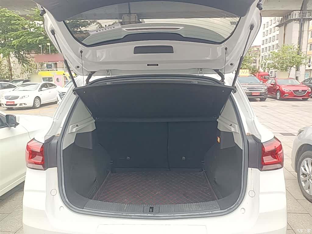Roewe RX3, 2022 19