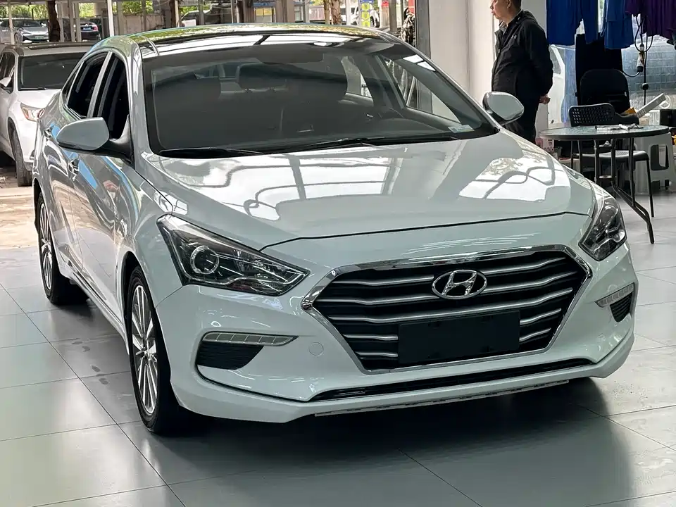 Hyundai Name picture