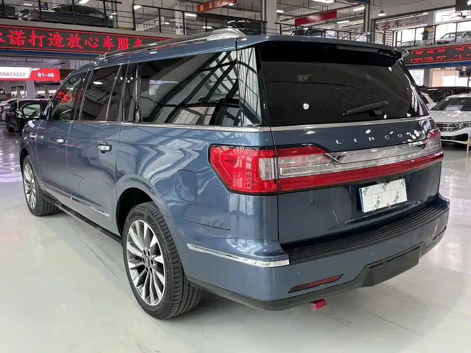 Lincoln Navigator