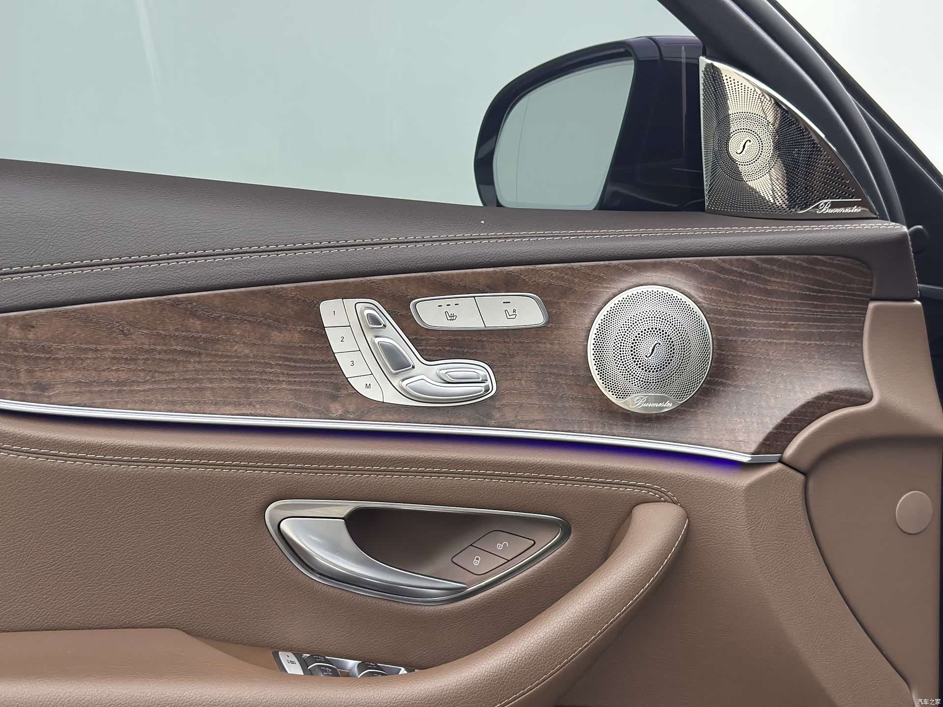 Mercedes-Benz E-Class, 2023 12