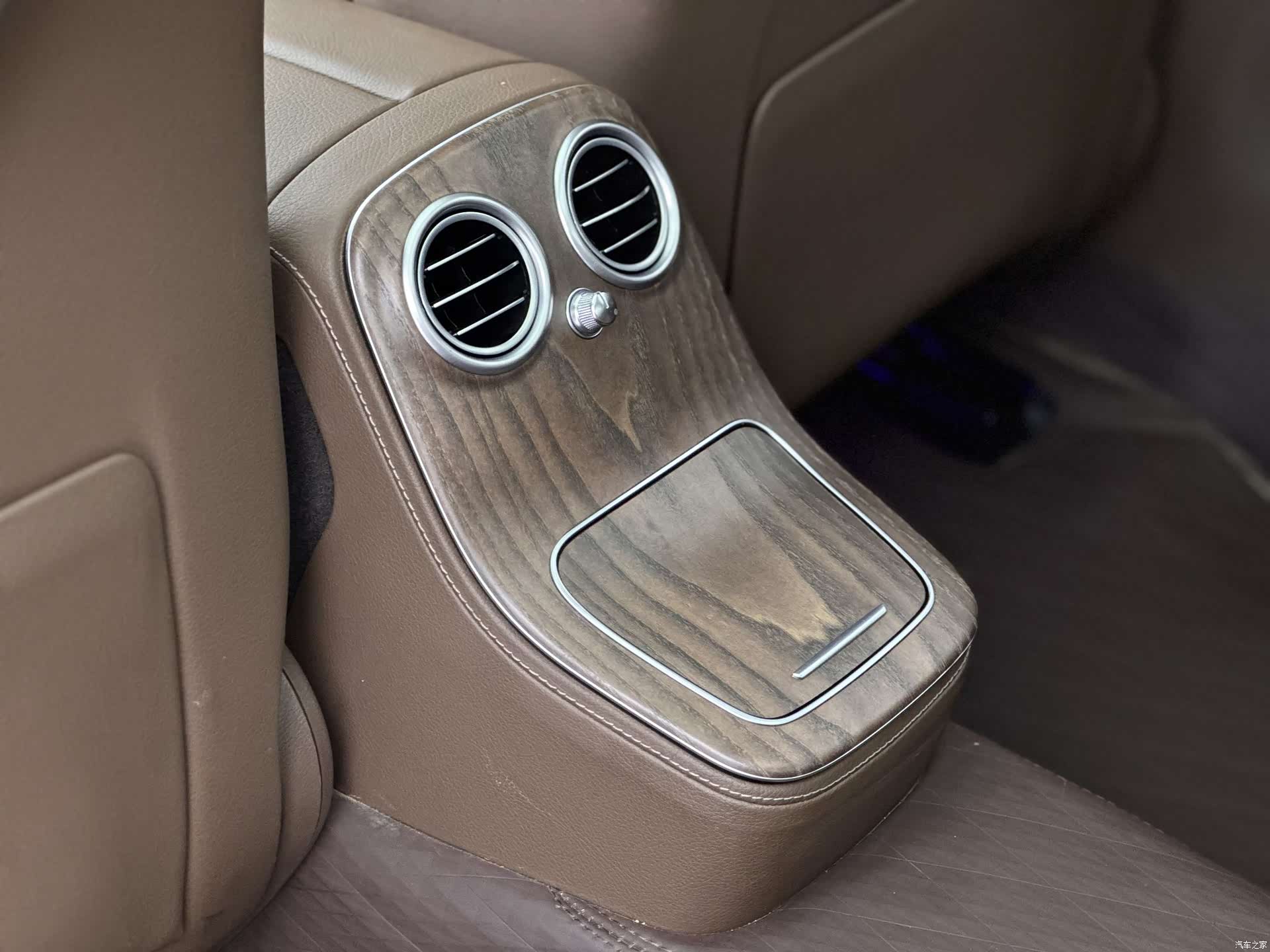 Mercedes-Benz E-Class, 2023 14