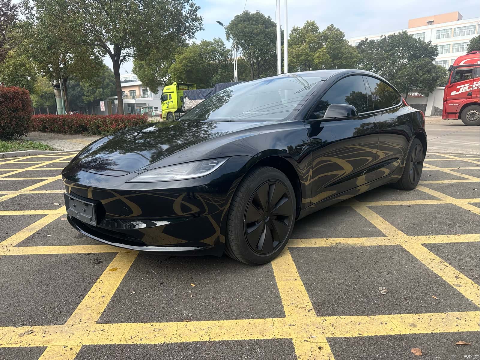Tesla Model 3, 2025 1