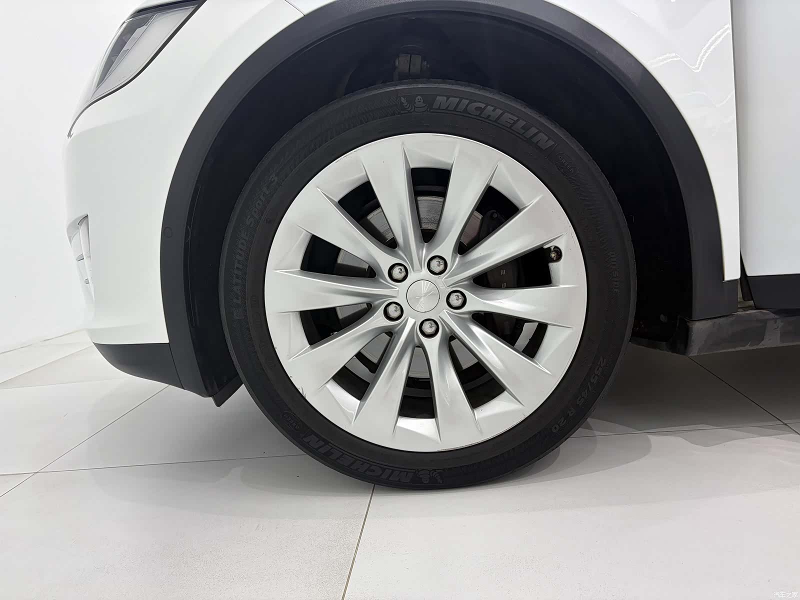 Tesla Model X, 2019 13