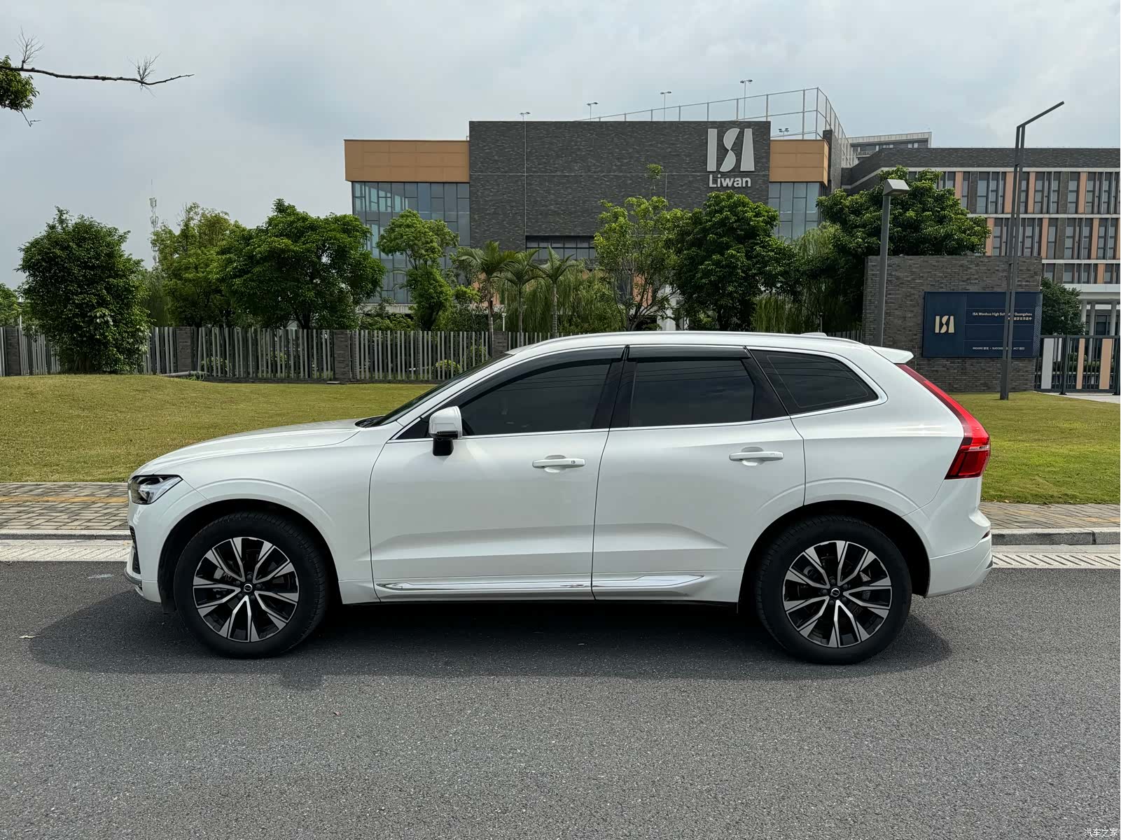 Volvo XC60, 2025 3