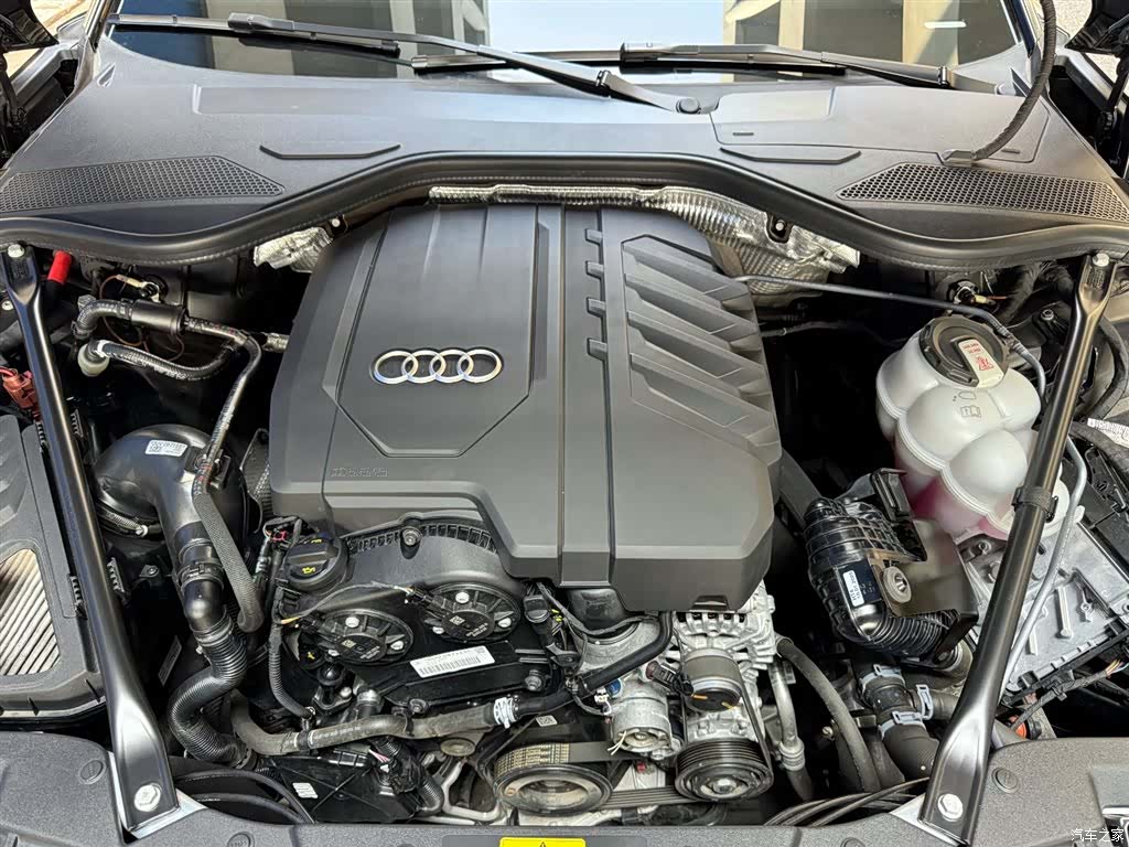 Audi A8L, 2025 7