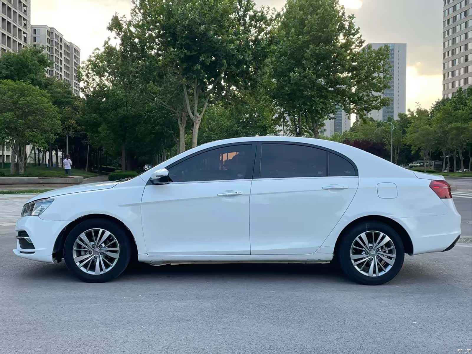 Geely Emgrand, 2019 8