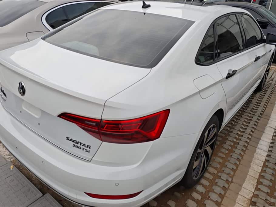 Volkswagen Sagitar