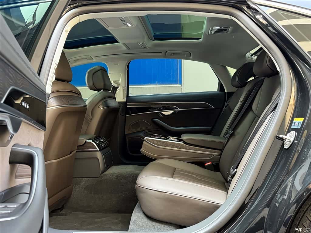 Audi A8L, 2025 10