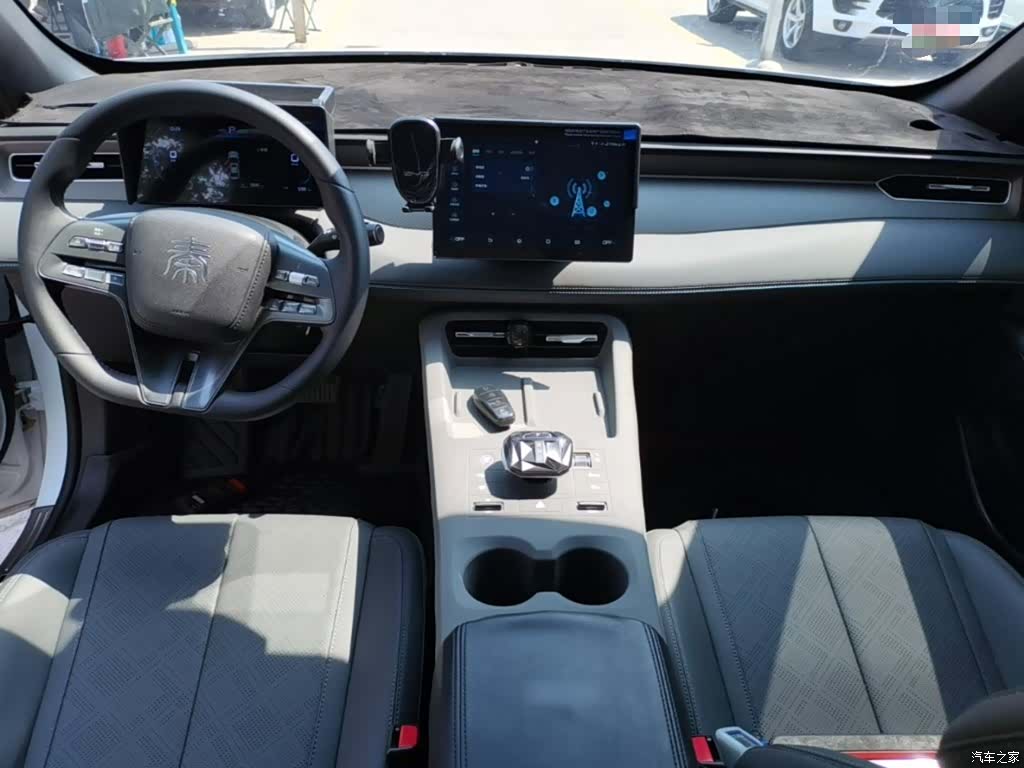 BYD Qin, 2025 10