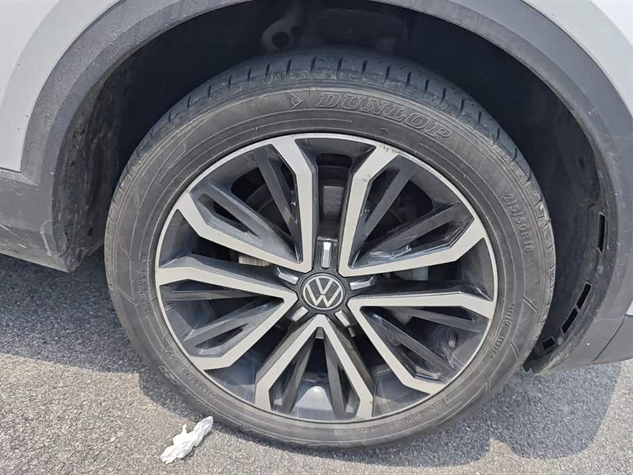 Volkswagen T-ROC exploring Songs